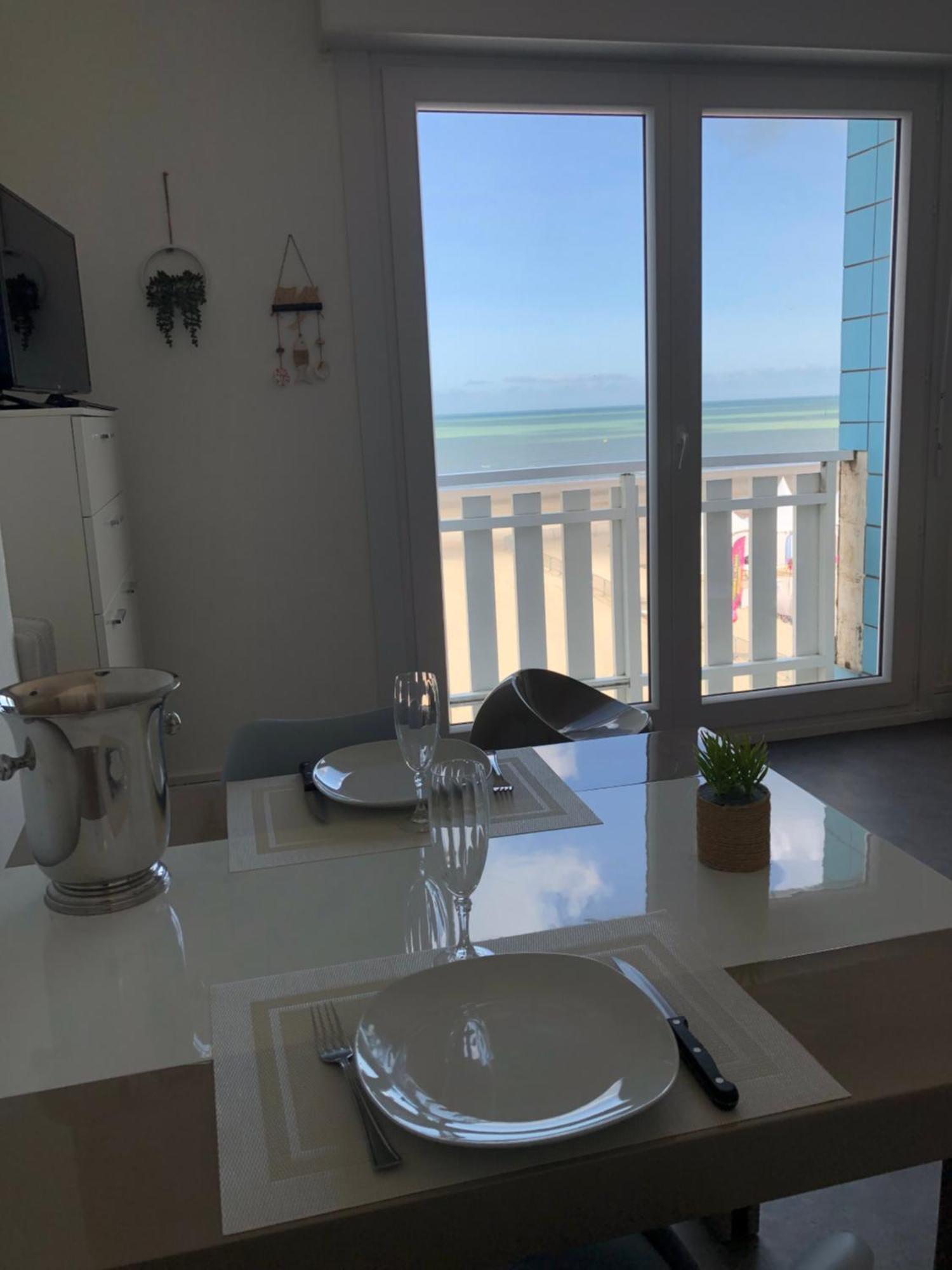 Appartement Sur La Plage De Malo Les Bains Vue Mer Dunkirk ภายนอก รูปภาพ